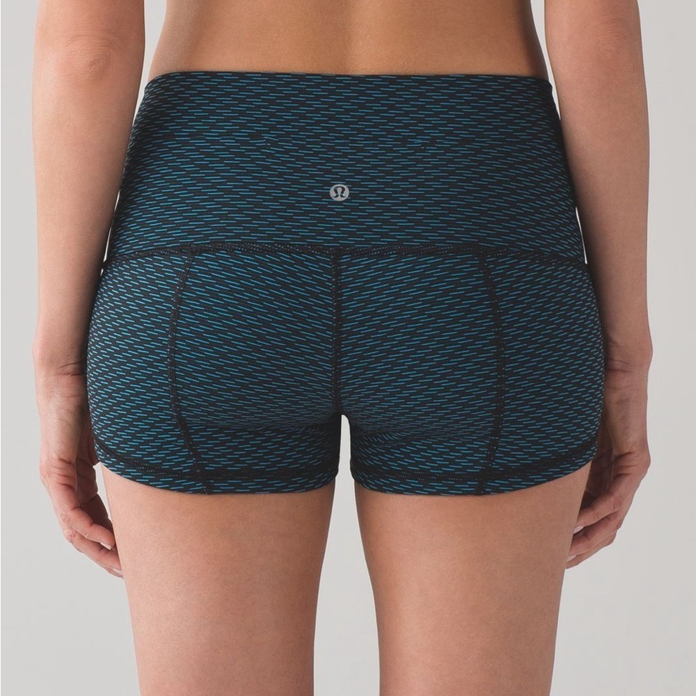 Lululemon Wunder Short 2" (Full-On Luxtreme)
Score Jacquard Black Indian Ocean